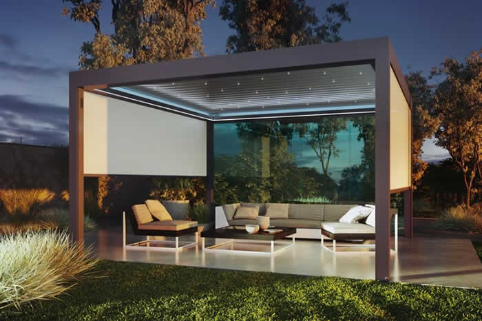 pergola-bioclimatique-ciel-etoile-jardin-700x466-1