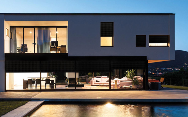 volets-roulants-maison-contemporaine-800x500-1 volets-roulants-maison-contemporaine-800x500-1